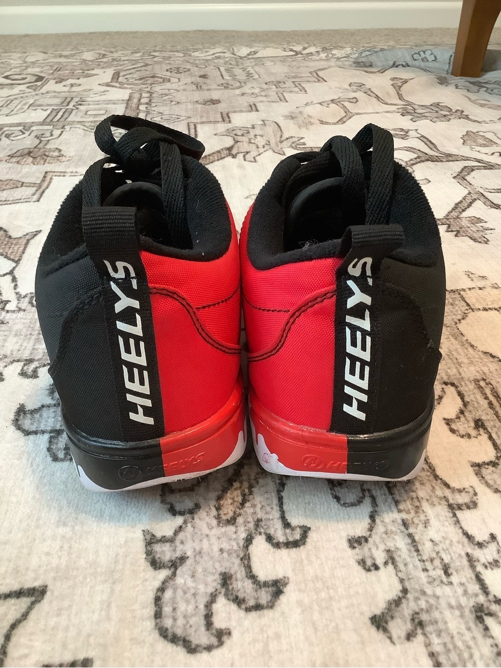 Heelys Black and Red Dual-Color Skate Shoes - Picture 2 of 6